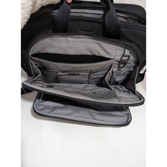 Briggs and Riley Executive Clamshell Brief Case Laptop Messenger Bag KB203C-4 - Picture 6 of 16